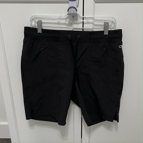 GAP Fit Shorts - Picture 1 of 3